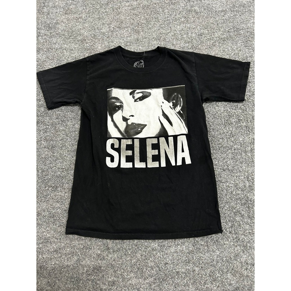 Selena T-Shirt Womens Size S Black Graphic Portrait Short Sleeve Cotton Tee
